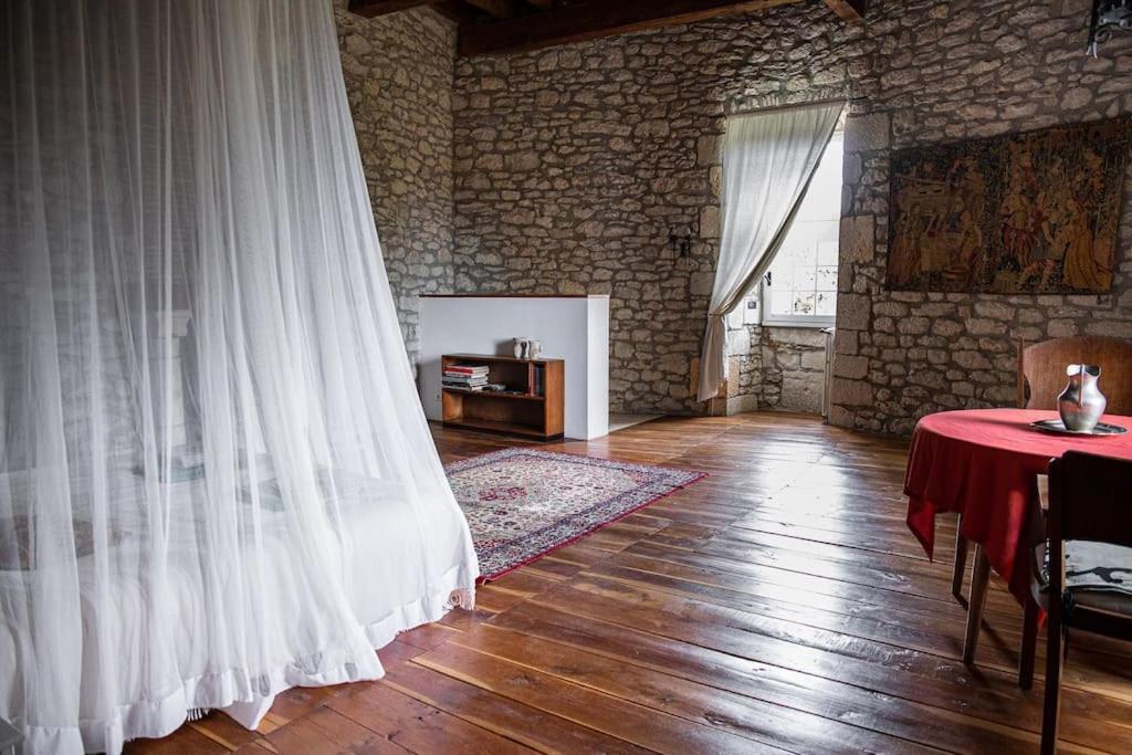 Chateau Barayre - Beautiful 12Th Century Castle With Pool And Large Garden Laussou Exterior photo