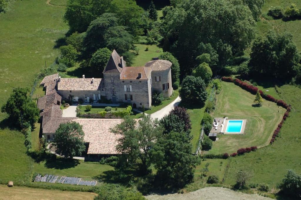 Chateau Barayre - Beautiful 12Th Century Castle With Pool And Large Garden Laussou Exterior photo