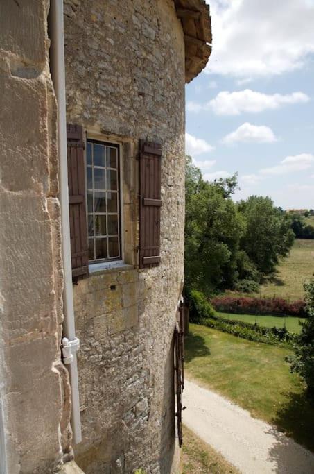 Chateau Barayre - Beautiful 12Th Century Castle With Pool And Large Garden Laussou Exterior photo