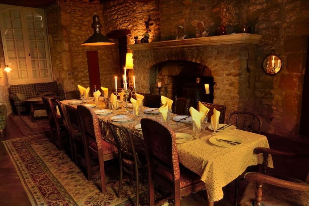 Chateau Barayre - Beautiful 12Th Century Castle With Pool And Large Garden Laussou Exterior photo