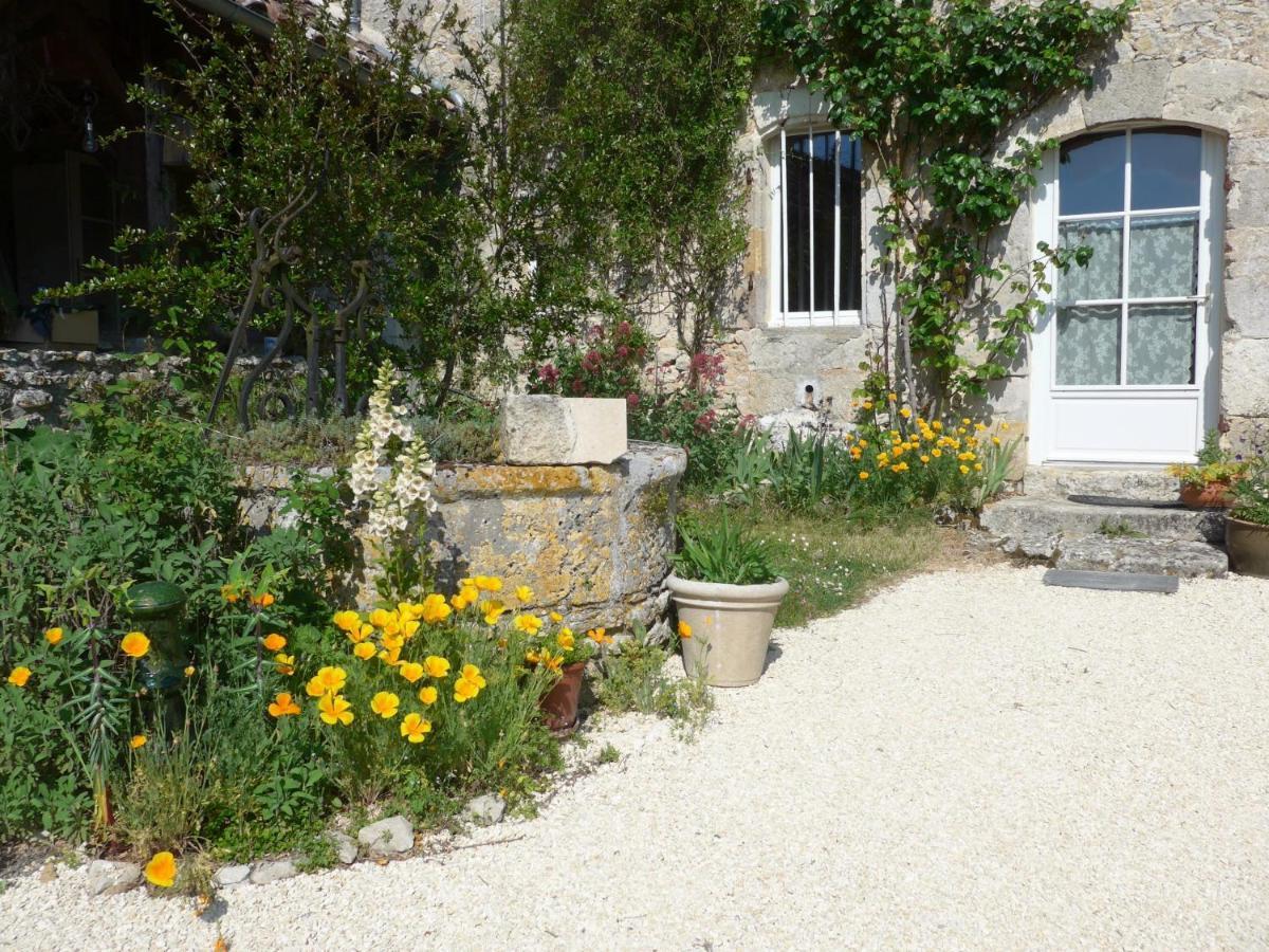 Chateau Barayre - Beautiful 12Th Century Castle With Pool And Large Garden Laussou Exterior photo