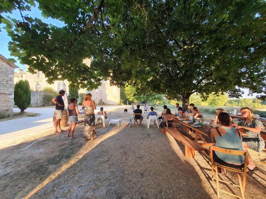 Chateau Barayre - Beautiful 12Th Century Castle With Pool And Large Garden Laussou Exterior photo