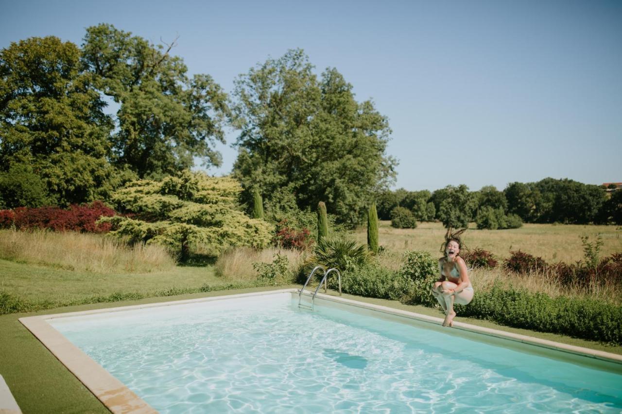 Chateau Barayre - Beautiful 12Th Century Castle With Pool And Large Garden Laussou Exterior photo